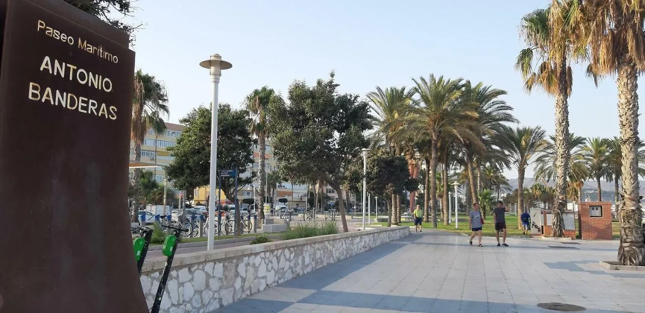 ホテルMalaga Huelin- Piso Con Terraza 3ª Linea De Playa 0*, マラガ スペイン